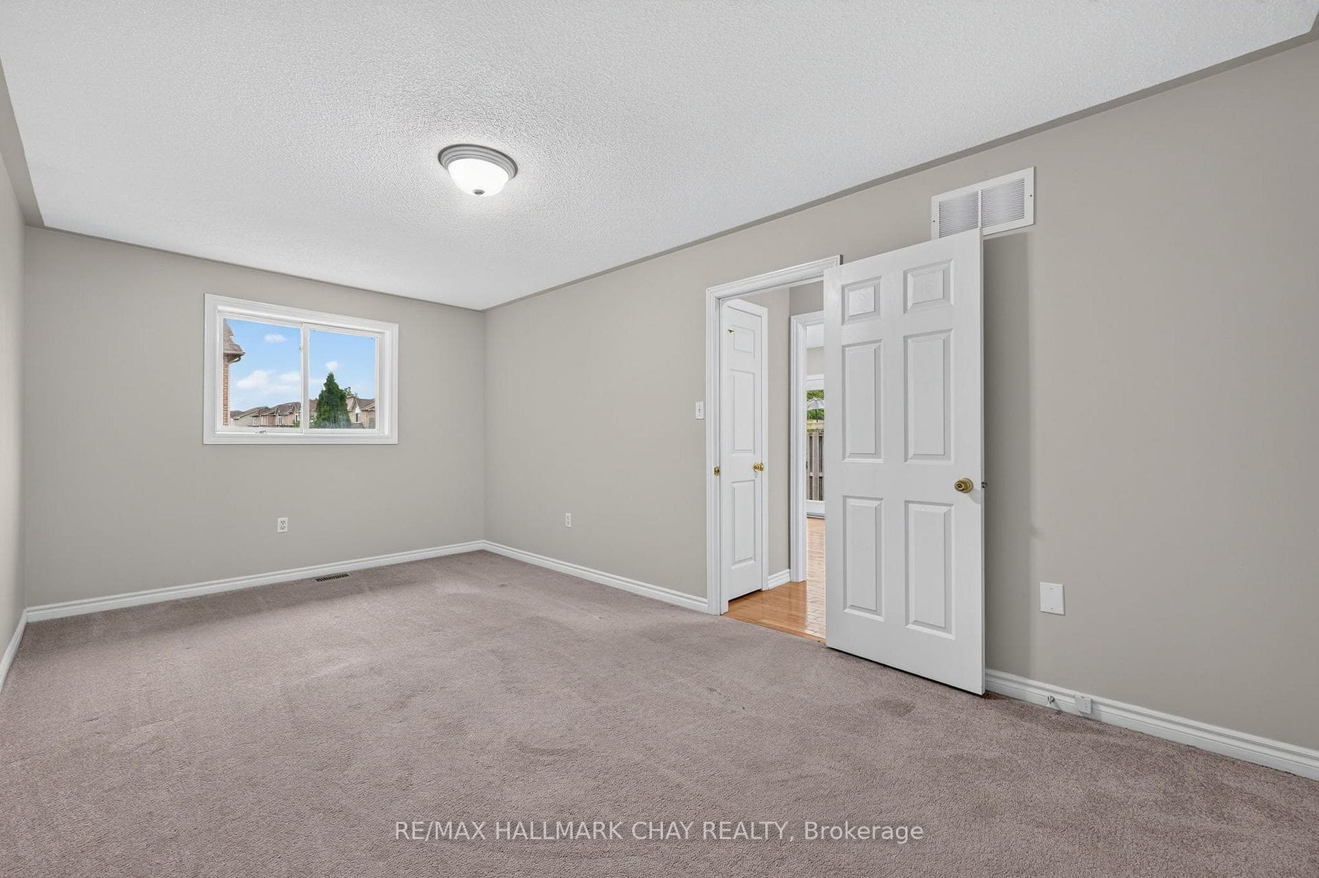 39 Hanmer Street photo 9