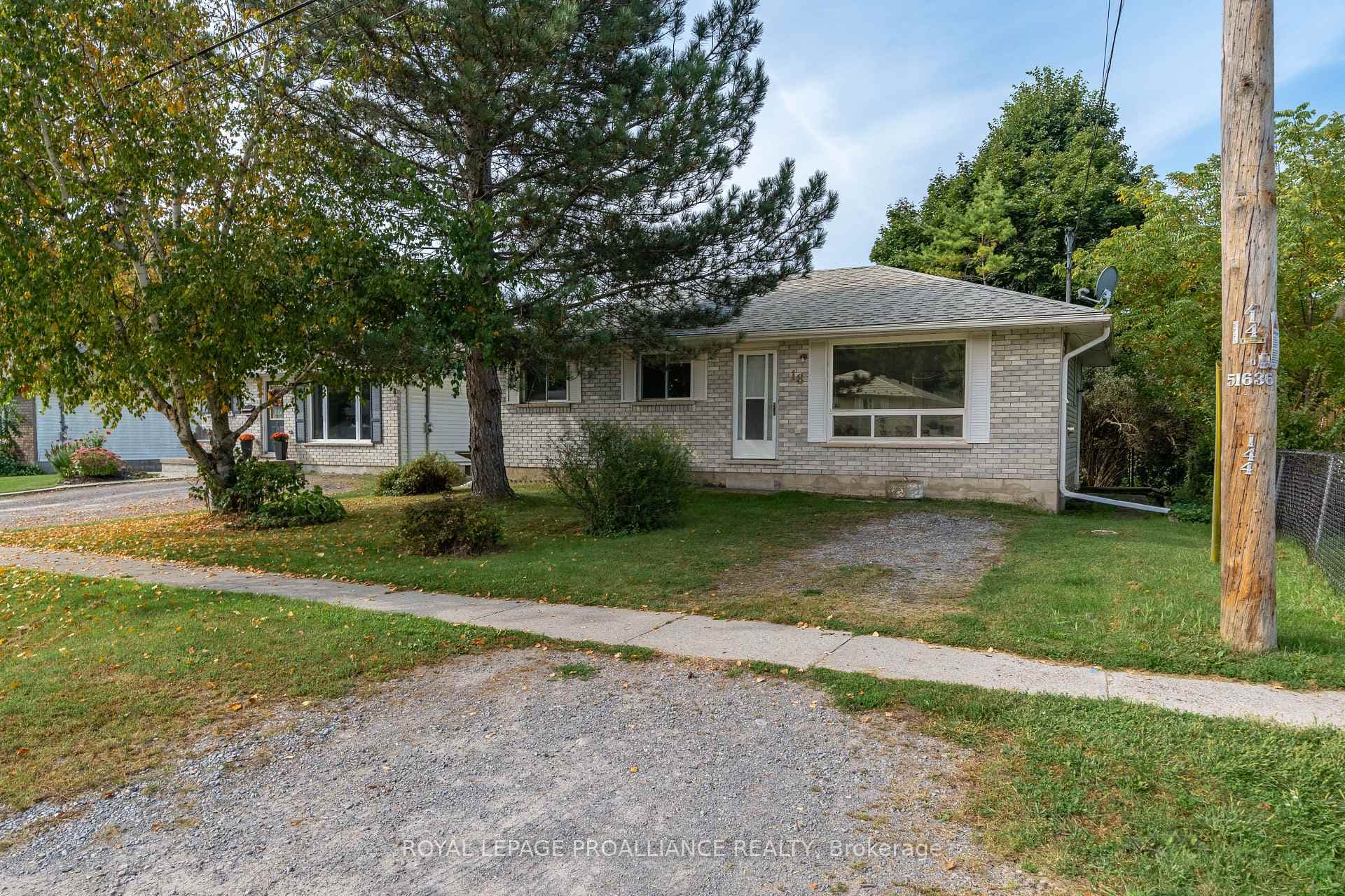 18 Gordon Avenue photo 1