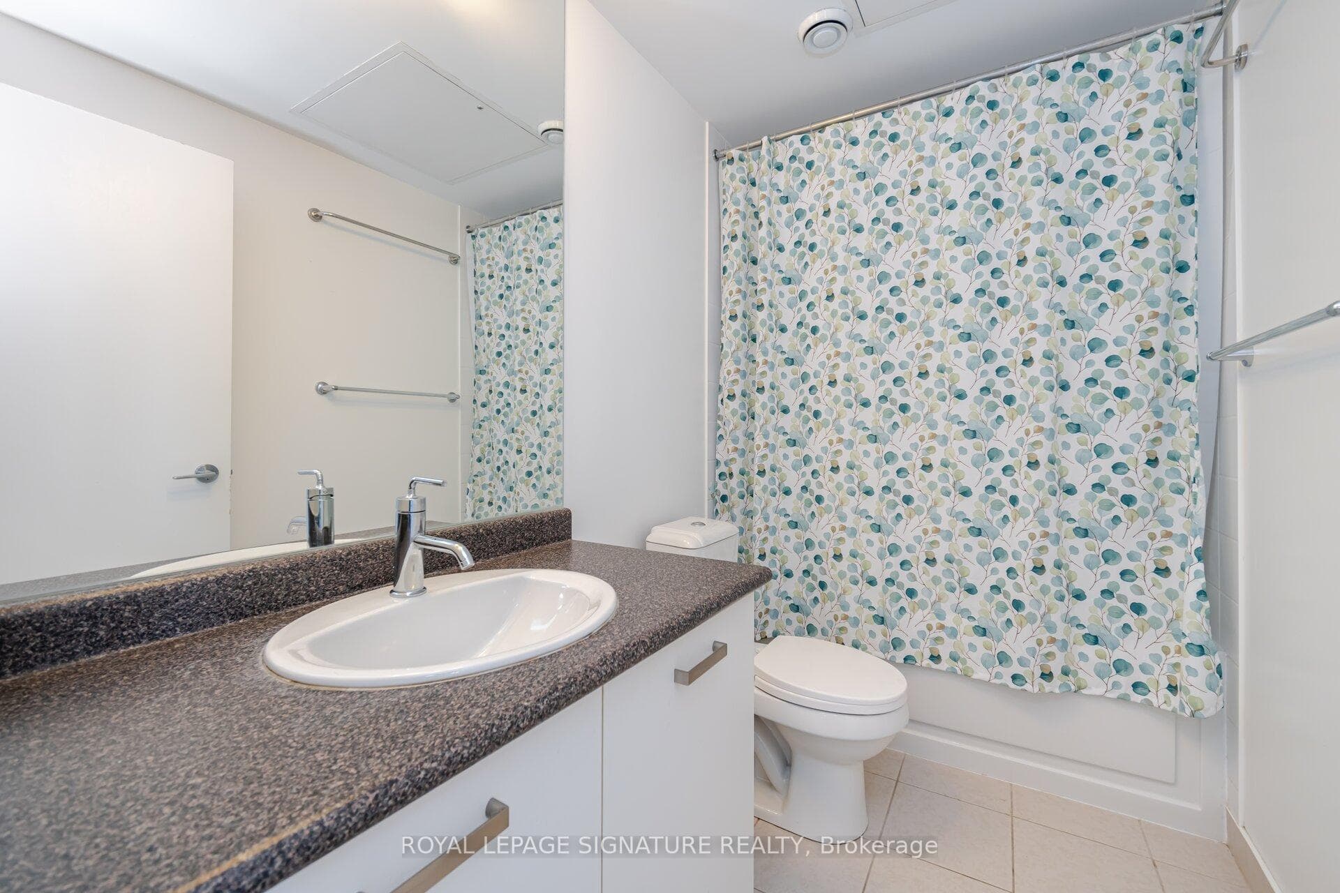 832 Bay Street Unit 3307 photo 22