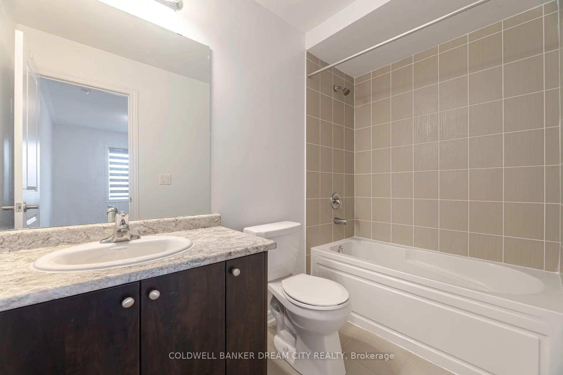 297 Russell Street photo 28