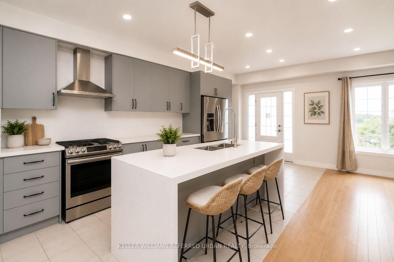 13313 Bathurst Street photo 2