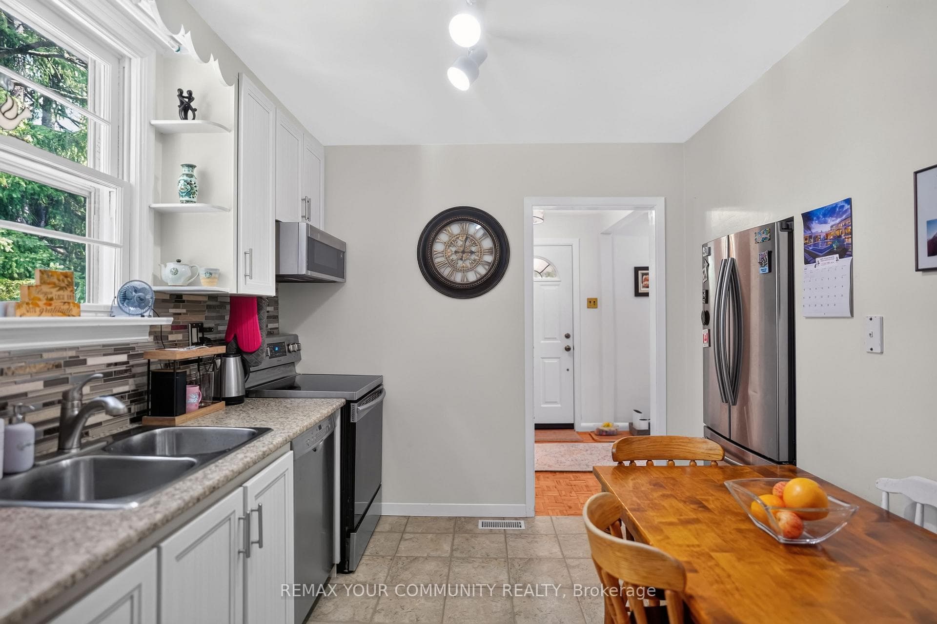 223 Richmond Street photo 7
