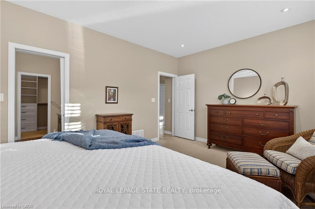 27 Black Walnut Crescent photo 23
