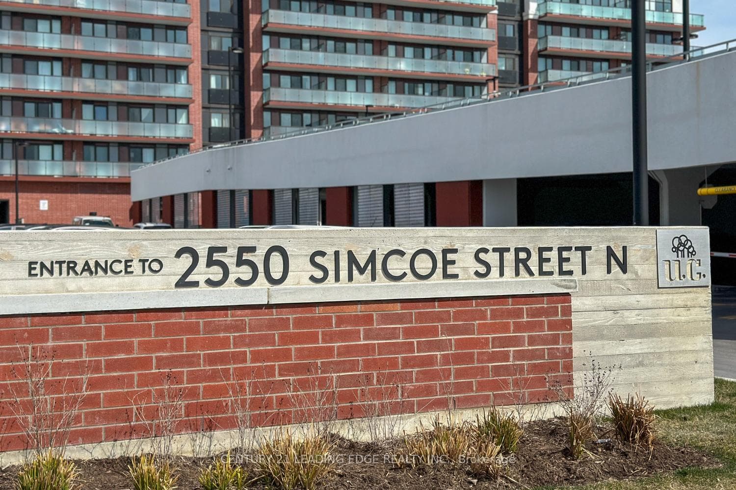 2550 Simcoe Street Unit 202 photo 3