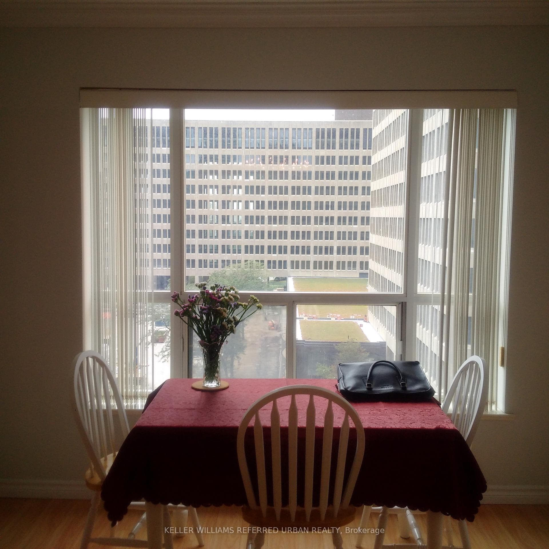 889 Bay Street Unit 910 photo 15