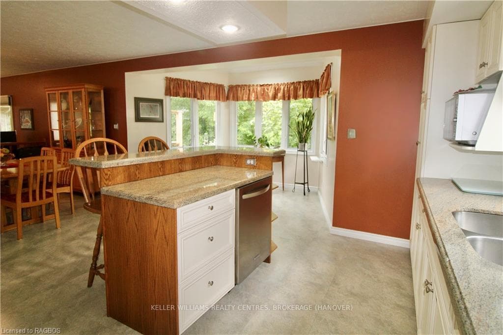 290 2ND Avenue photo 16