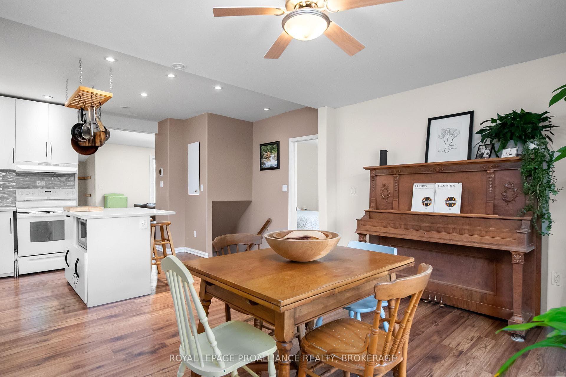 36 Kingscourt Avenue photo 10