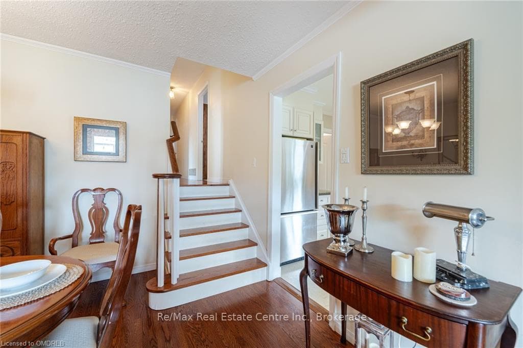 238 LAURIER Avenue photo 15