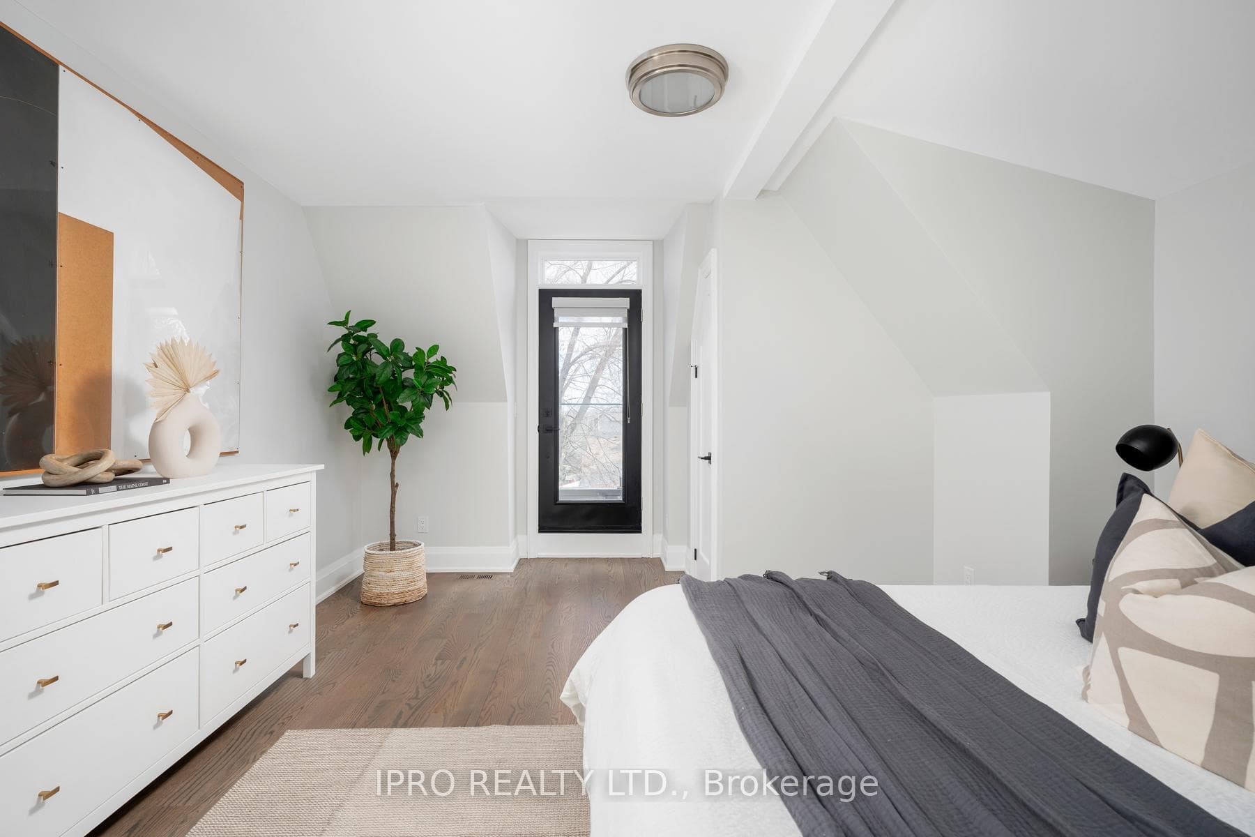 285 Glebemount Avenue photo 33