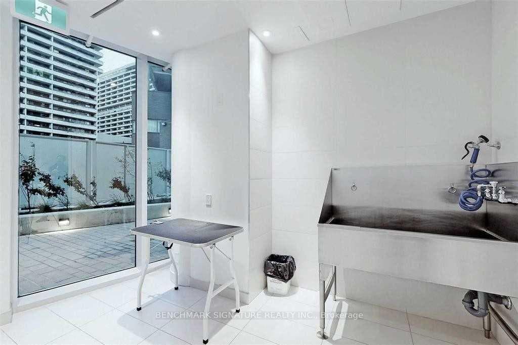 33 Helendale Avenue Unit 2303 photo 18