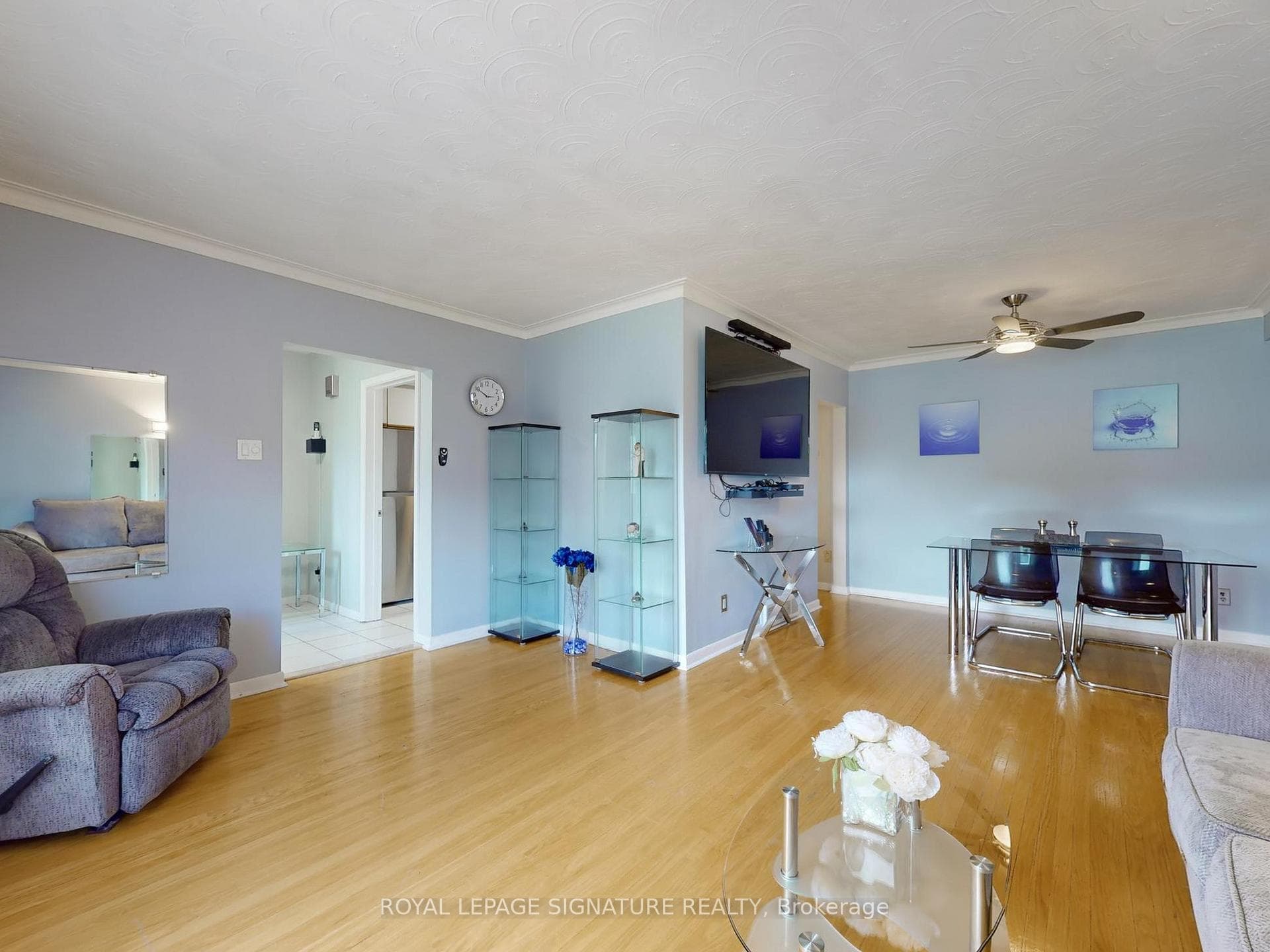6 Saratoga Drive photo 5