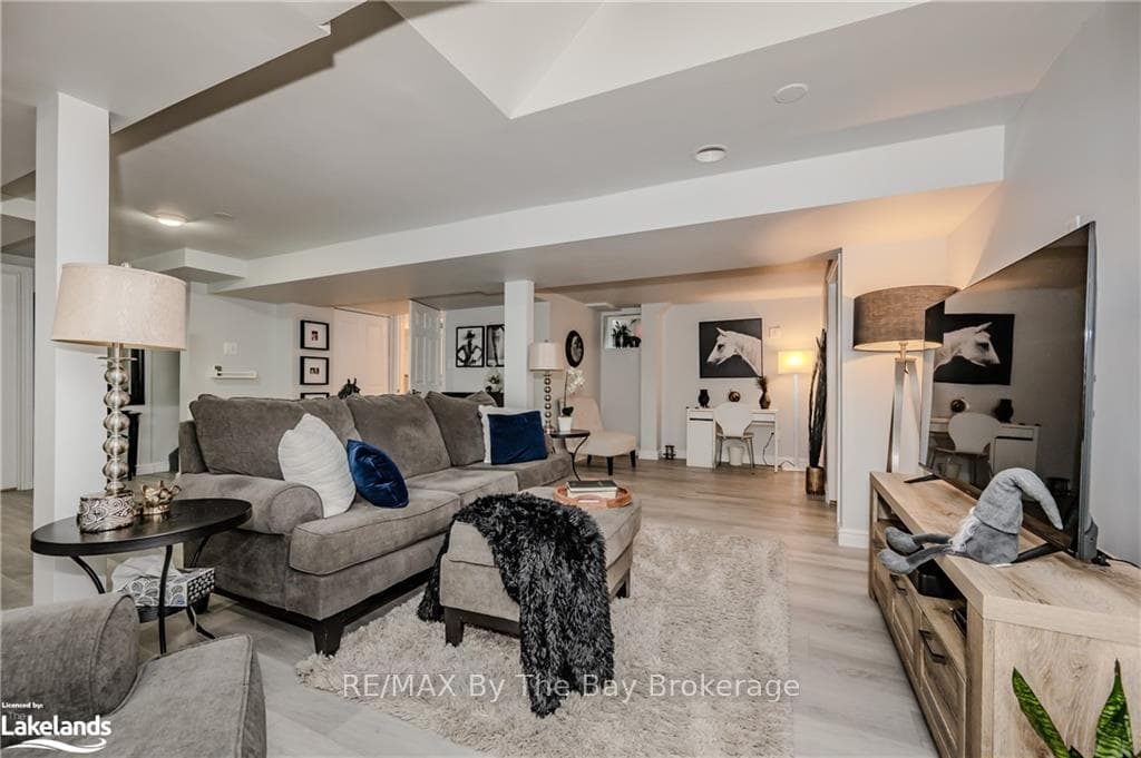 14 FINCHAM Avenue photo 40