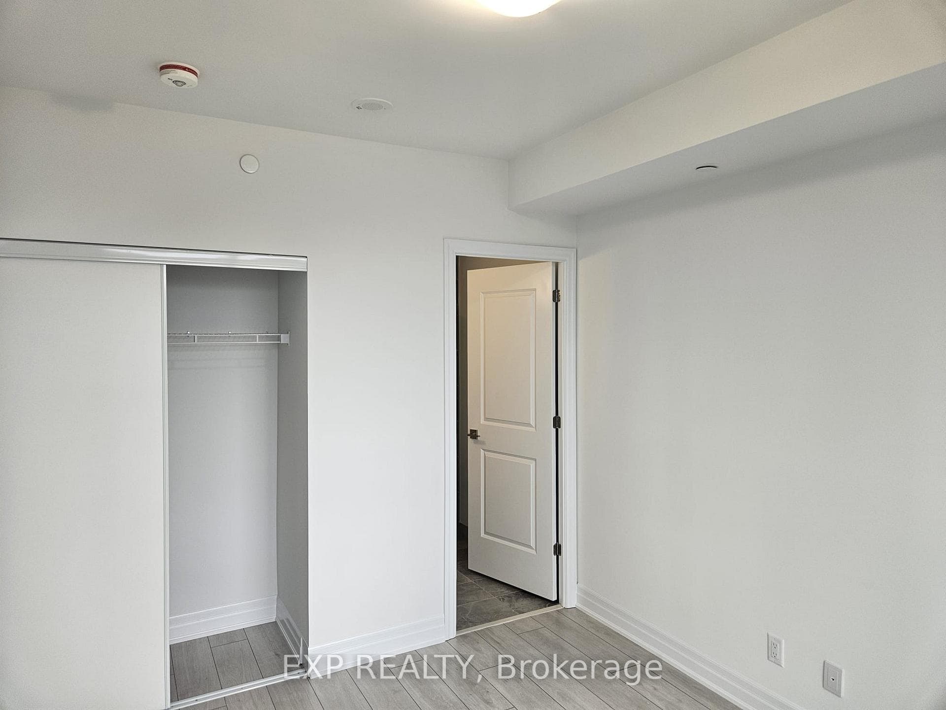30 Elm Drive Unit 607 photo 7