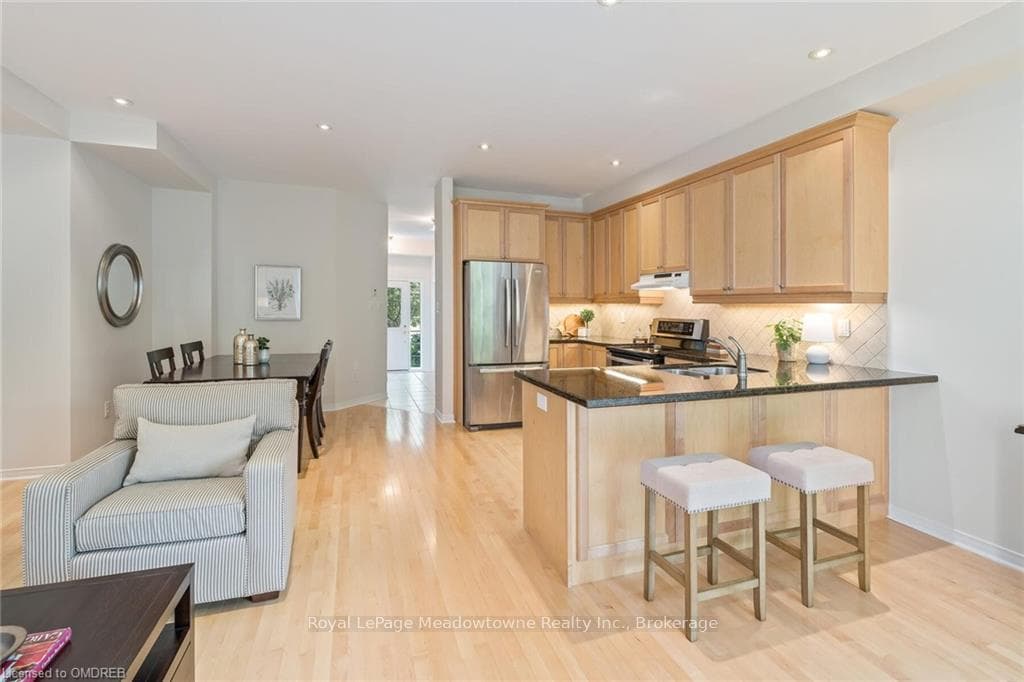 48 GOLDHAM Way photo 9