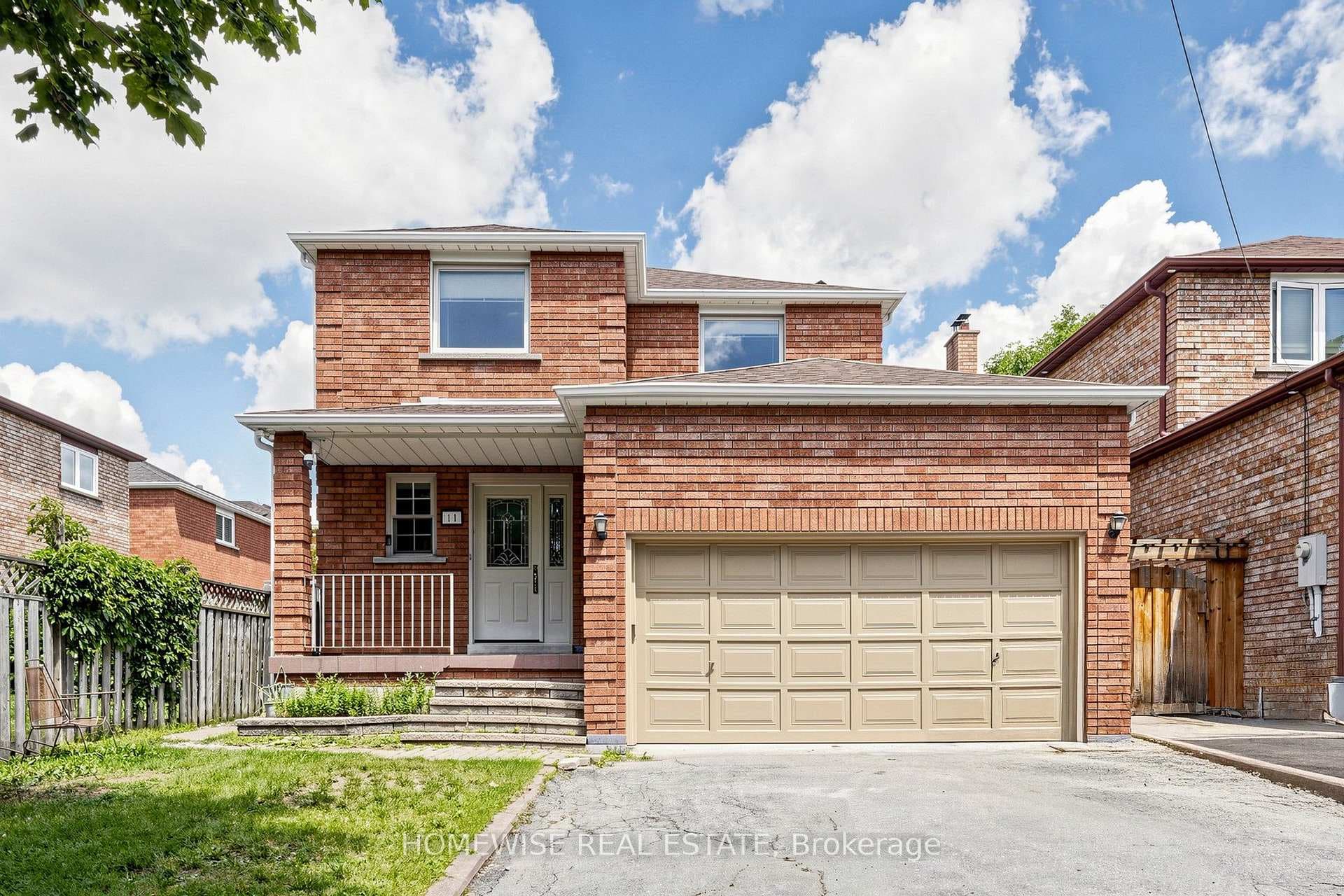 11 Briarcliffe Crescent photo 1