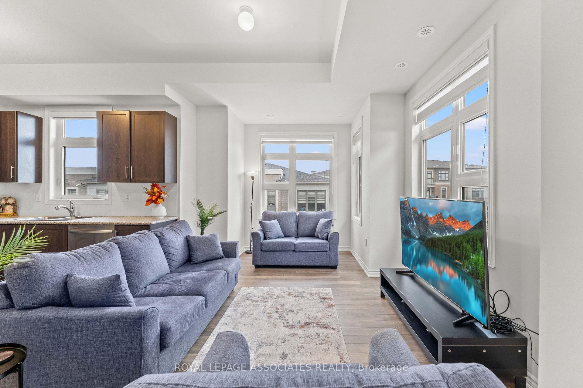 60 Halliford Place Unit 706 photo 11