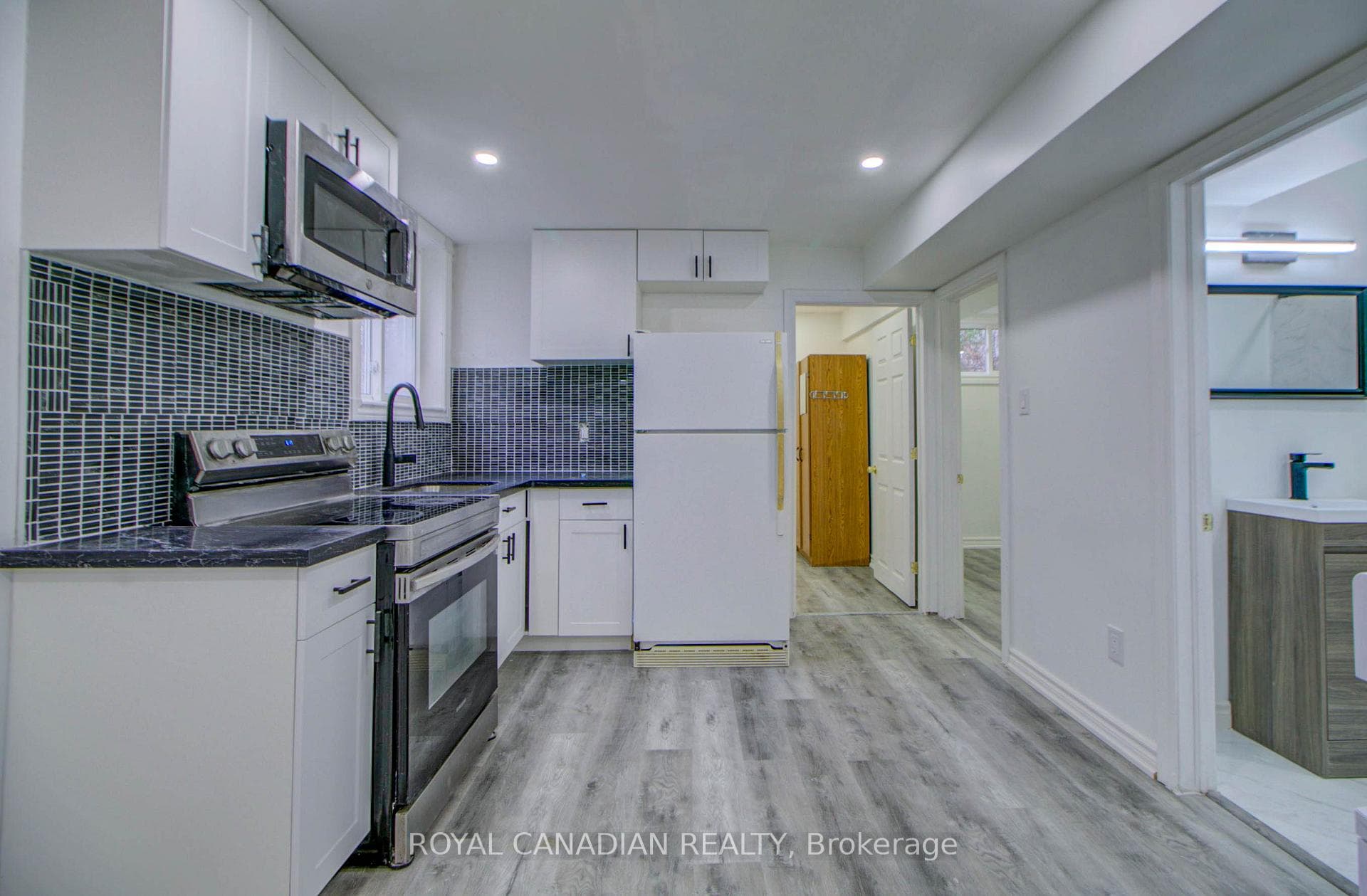 2586 Foxmeadow Road photo 7