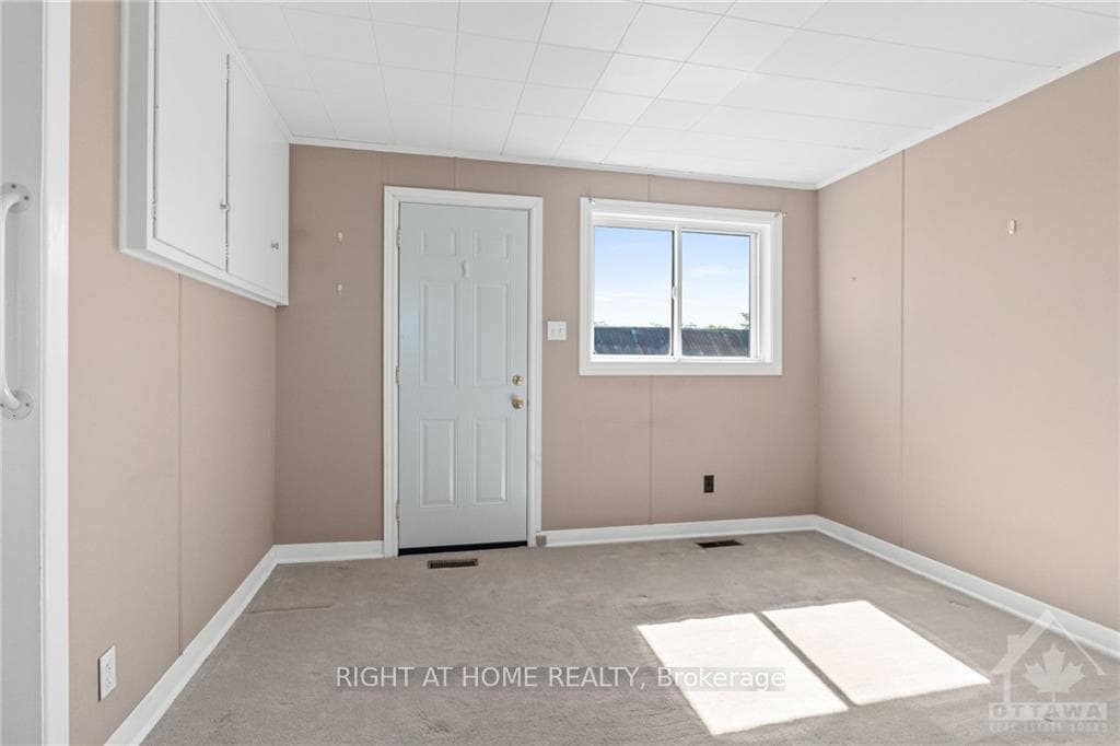 5080 ALBION Road photo 14