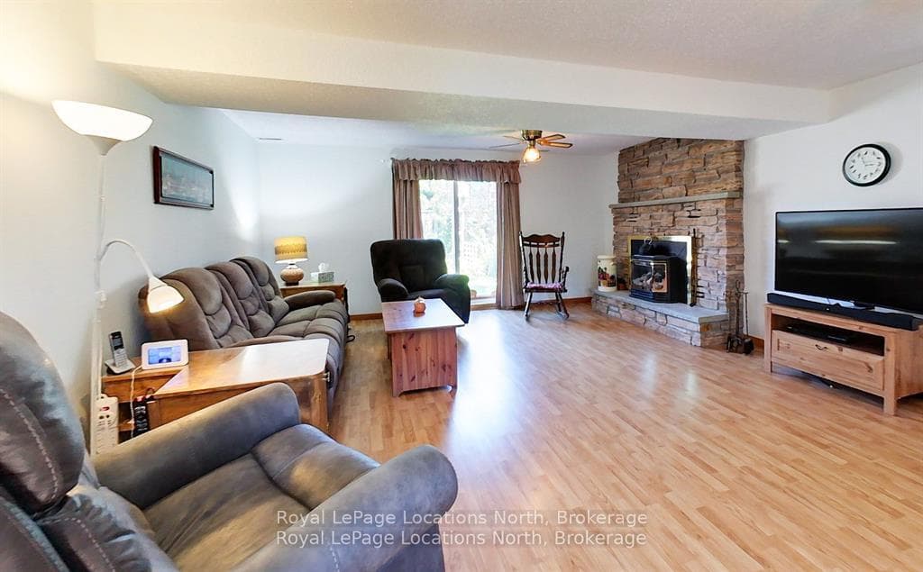 221 John Street photo 11