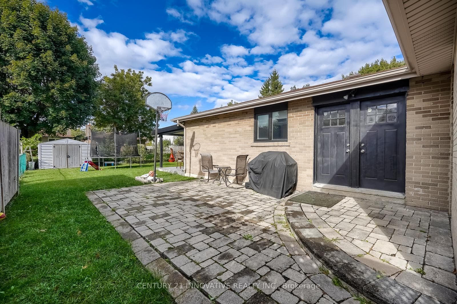10 Stonefield Crescent photo 32
