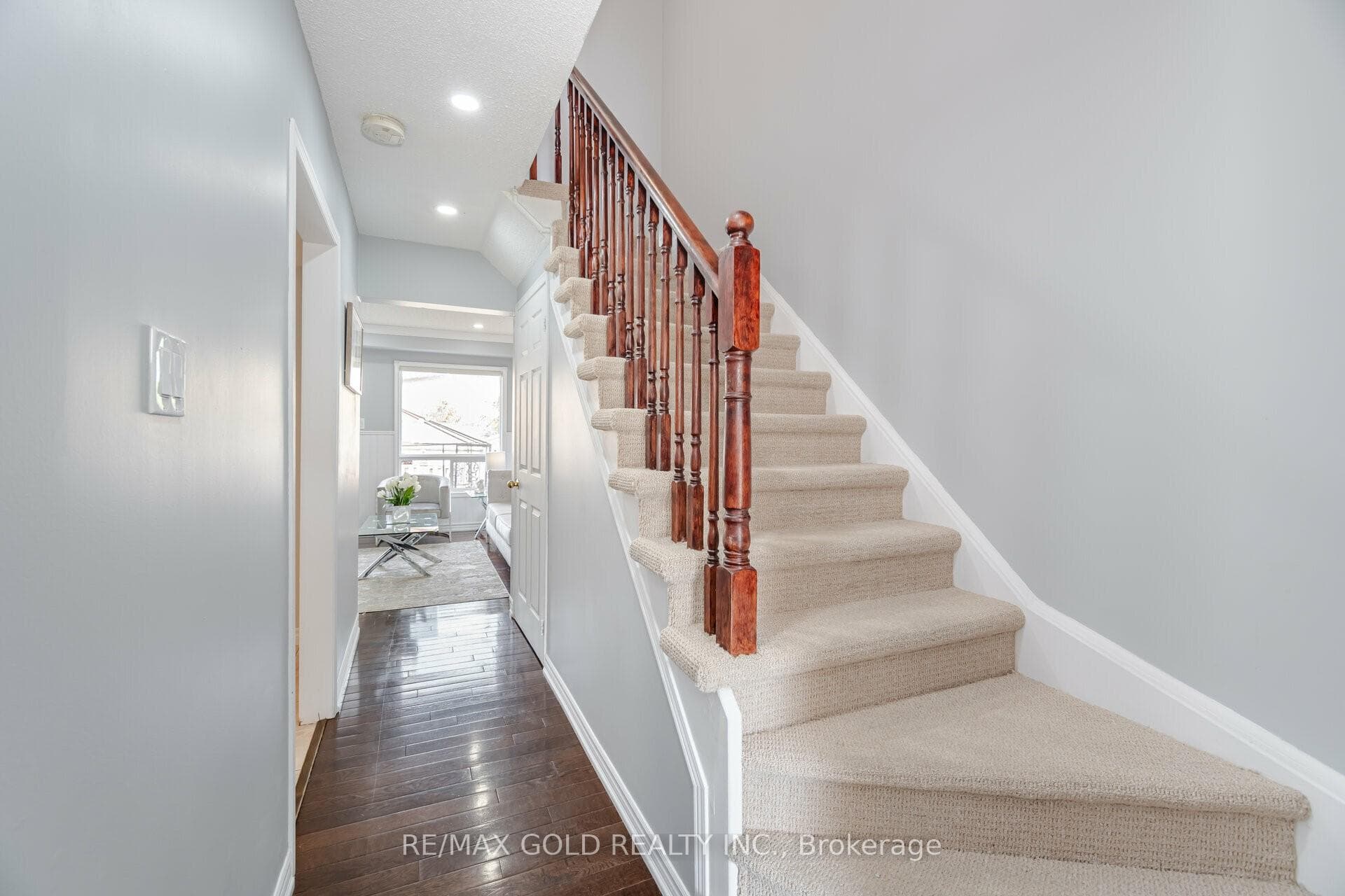47 Caruso Drive photo 9