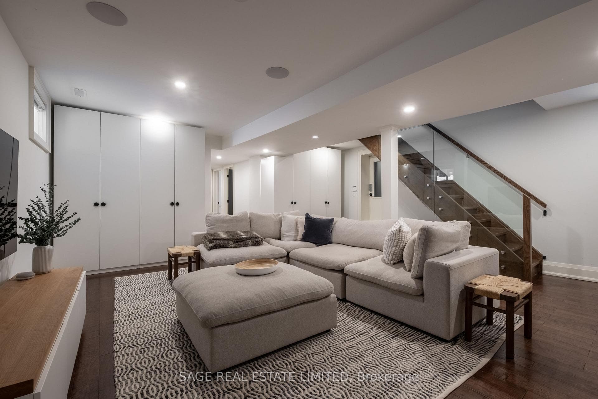 15 Hambly Avenue photo 37