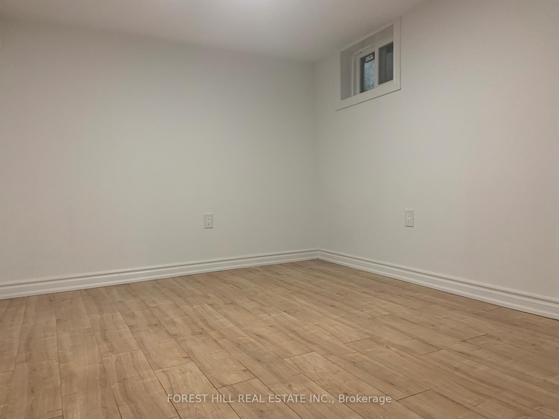 63 Pinegrove Avenue photo 5