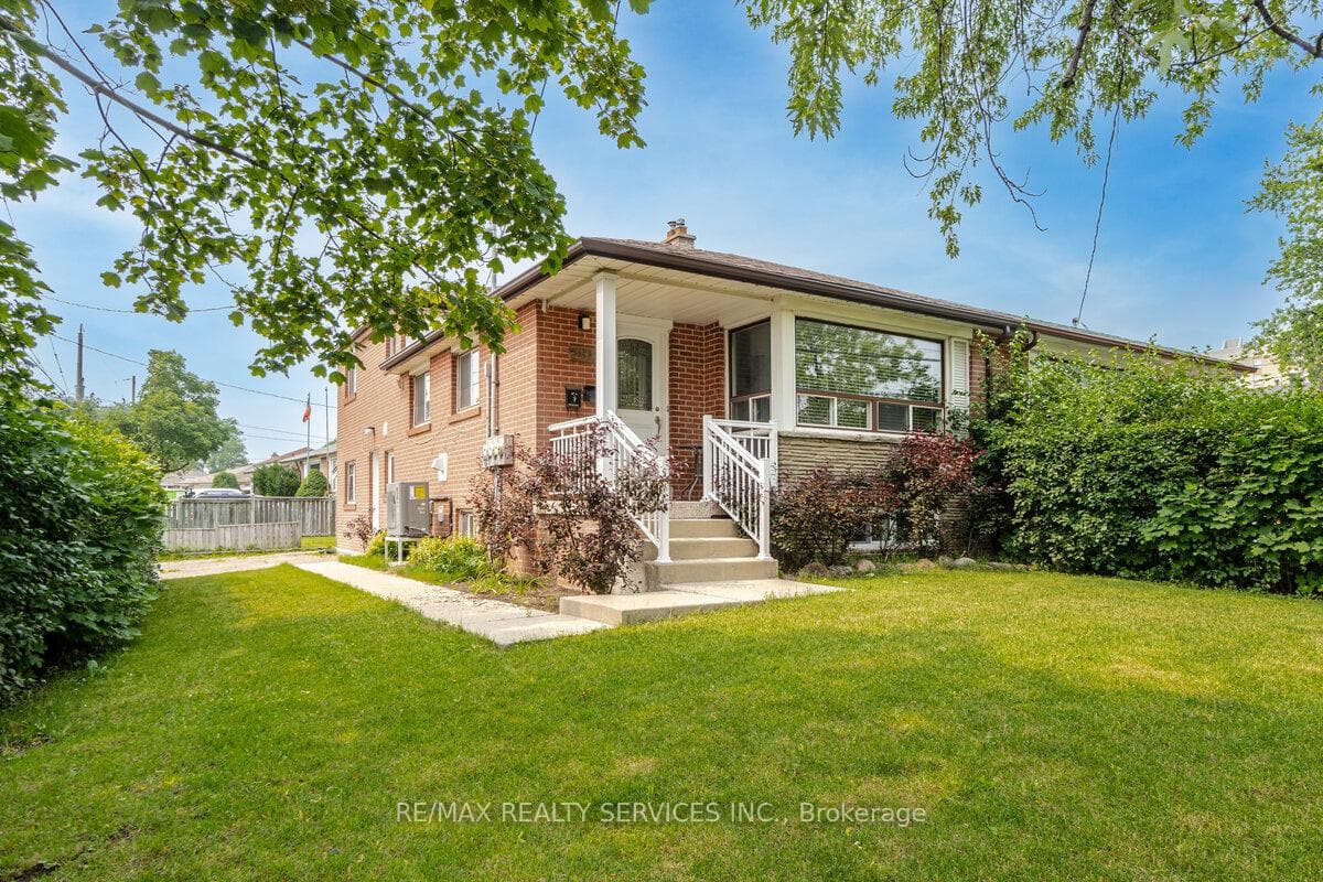 156 Vodden Street photo 2