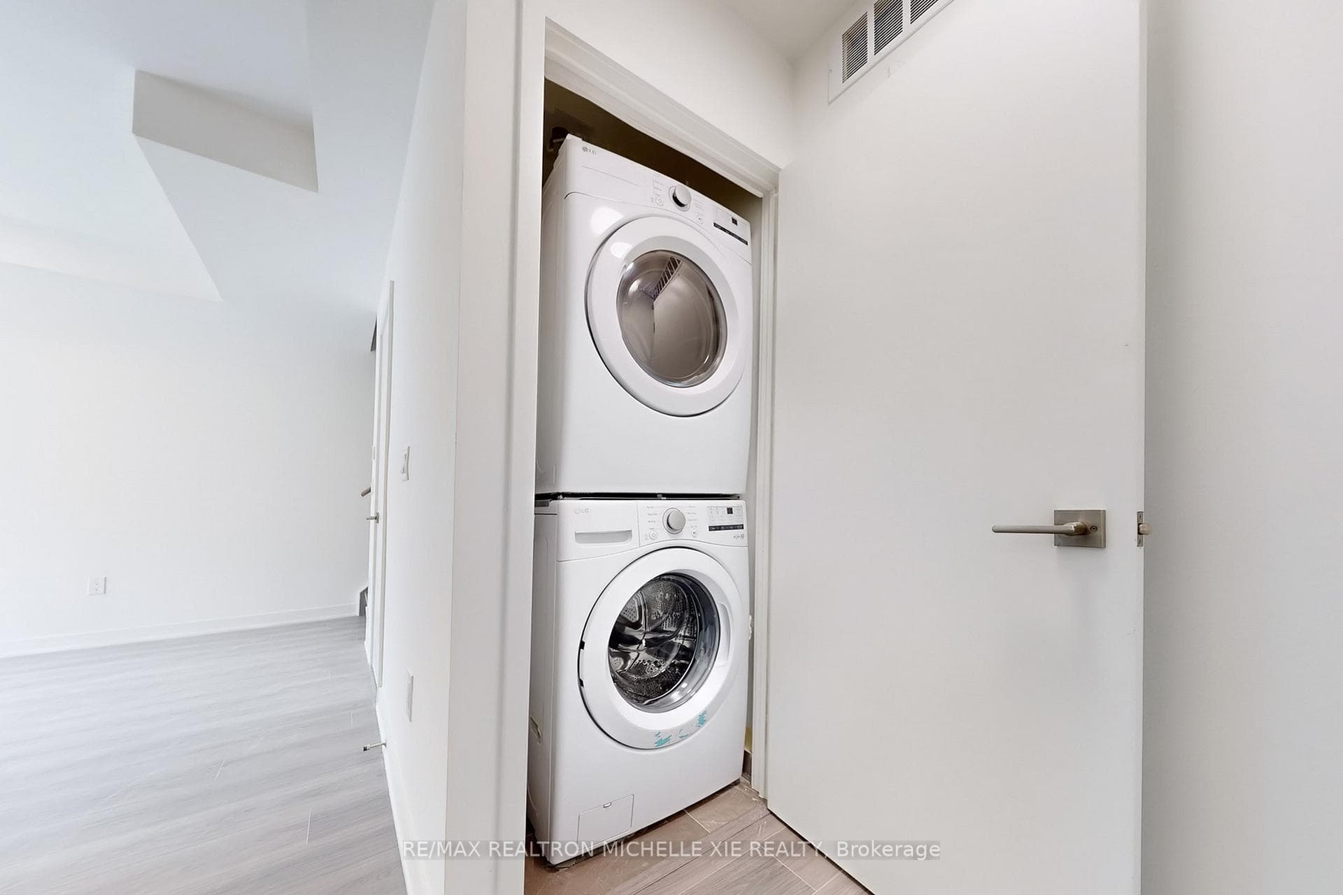 65 Curlew Drive Unit 209 photo 19