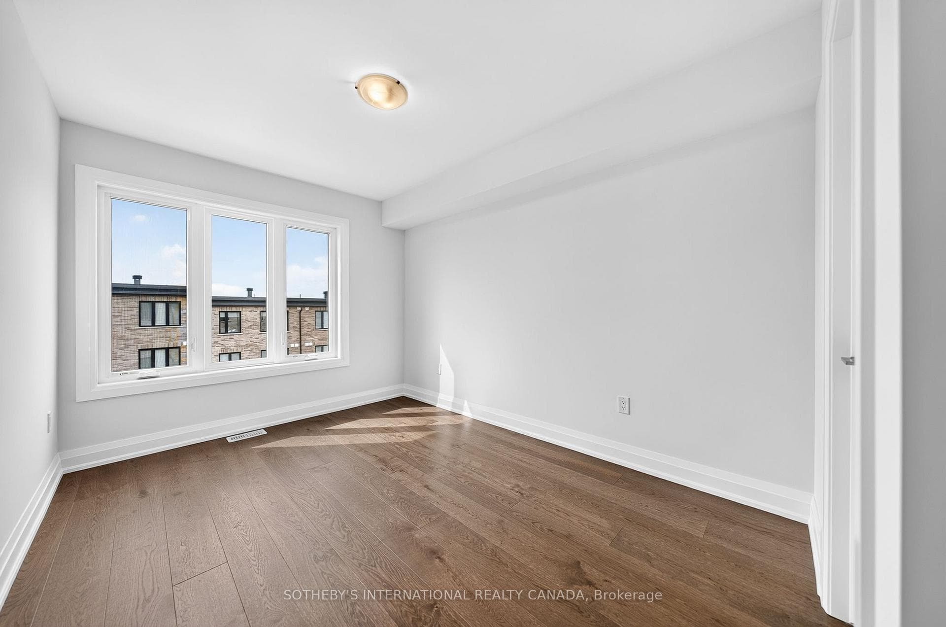 675 Victoria Road Unit 24 photo 20