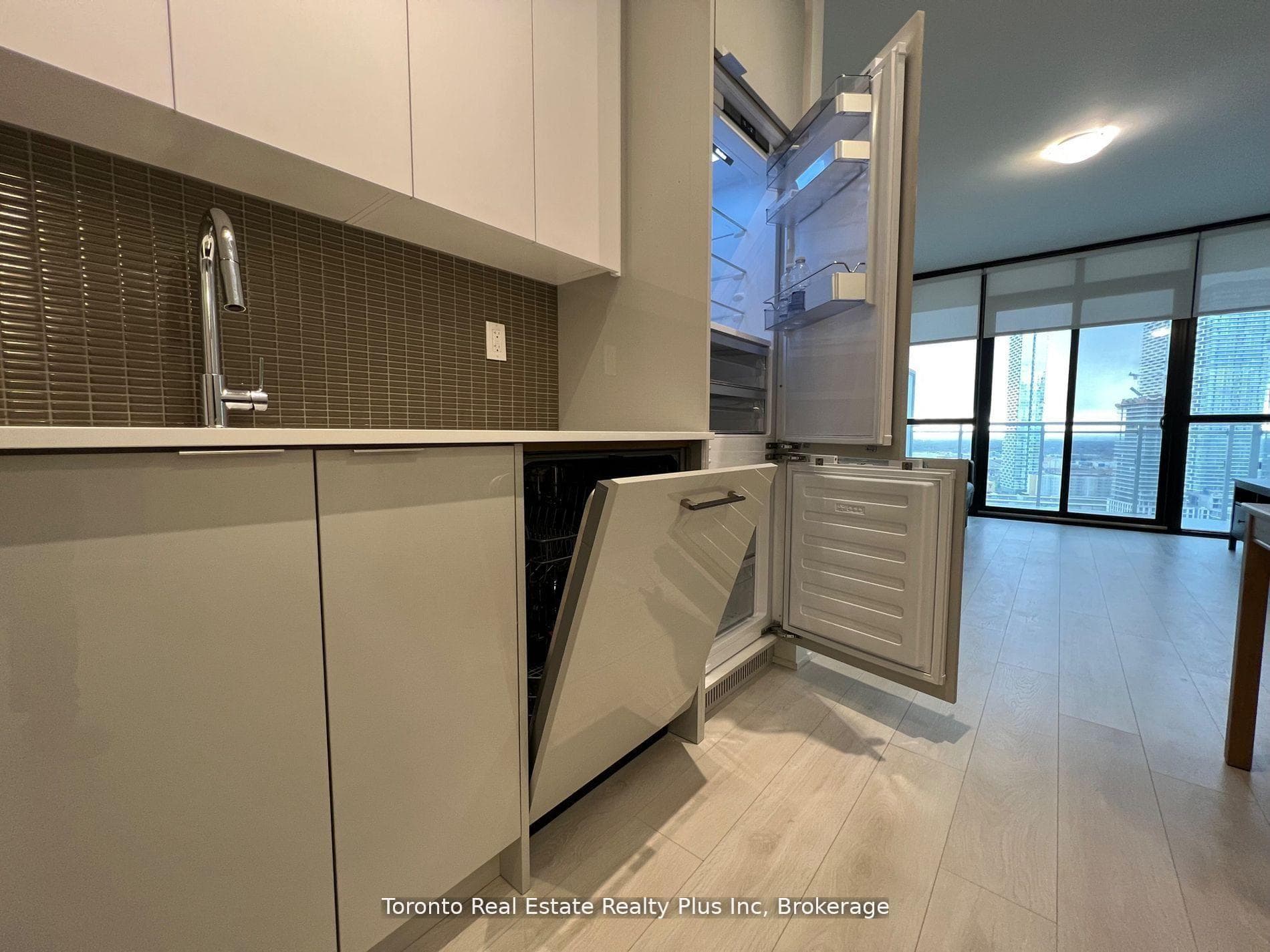 2908 Highway 7 Road Unit 2106 photo 20