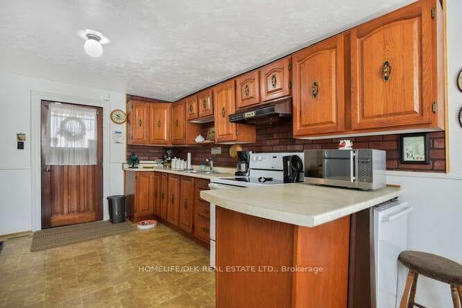 19 KEEFER Street photo 8