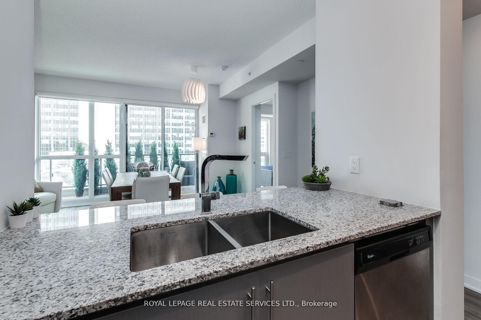 60 Berwick Avenue Unit 615 photo 11