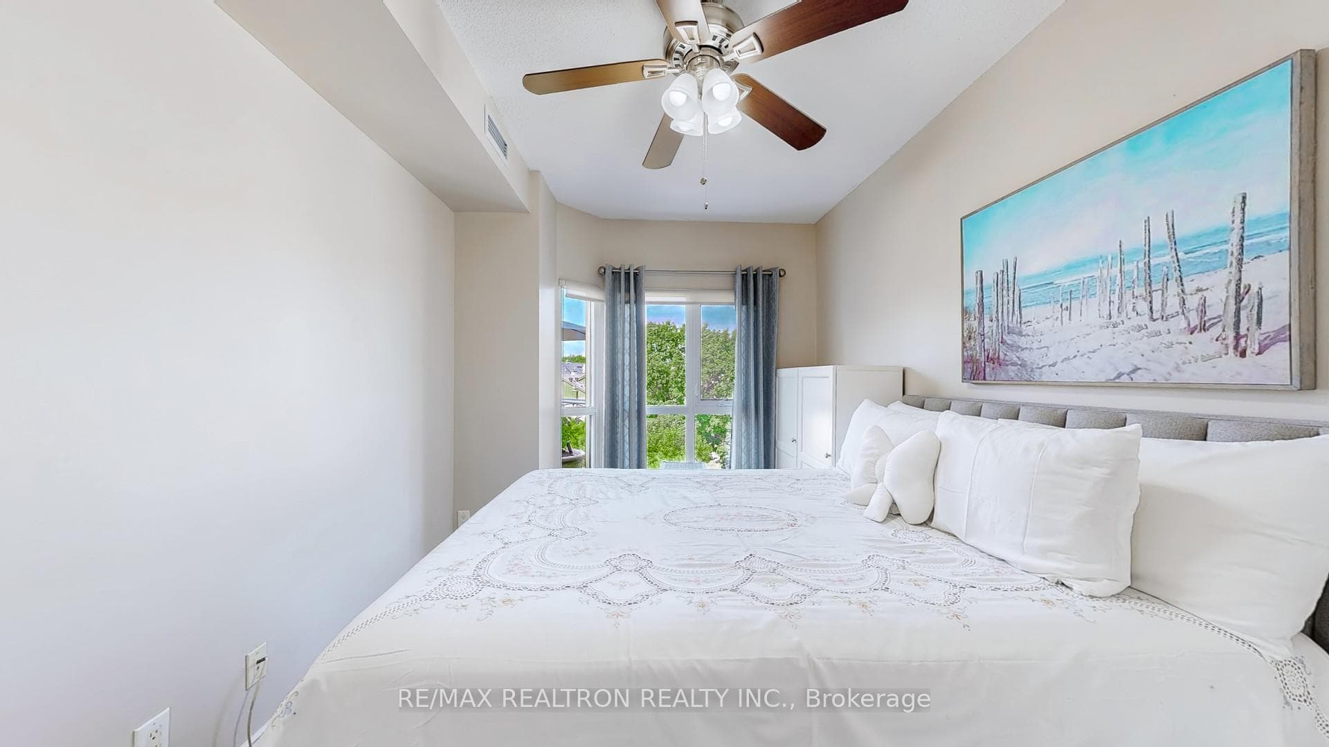 Ample of Space with Large Window