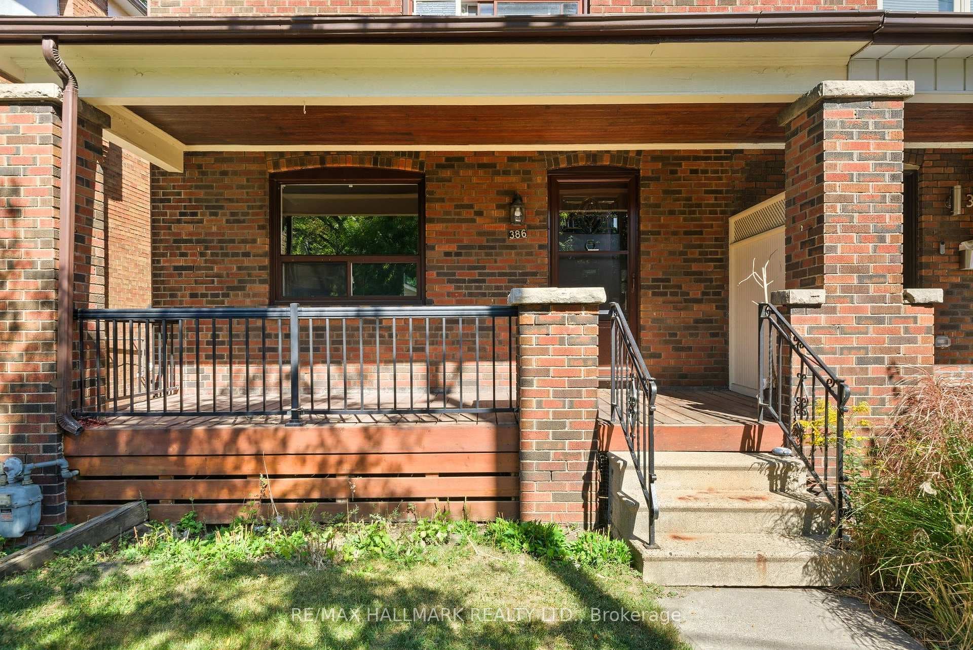 386 Belsize Drive photo 5