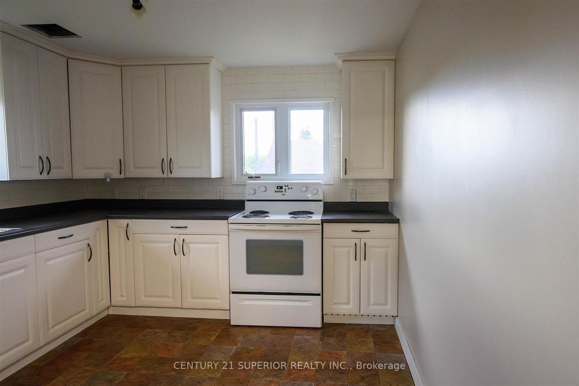 637 Brown Street photo 14