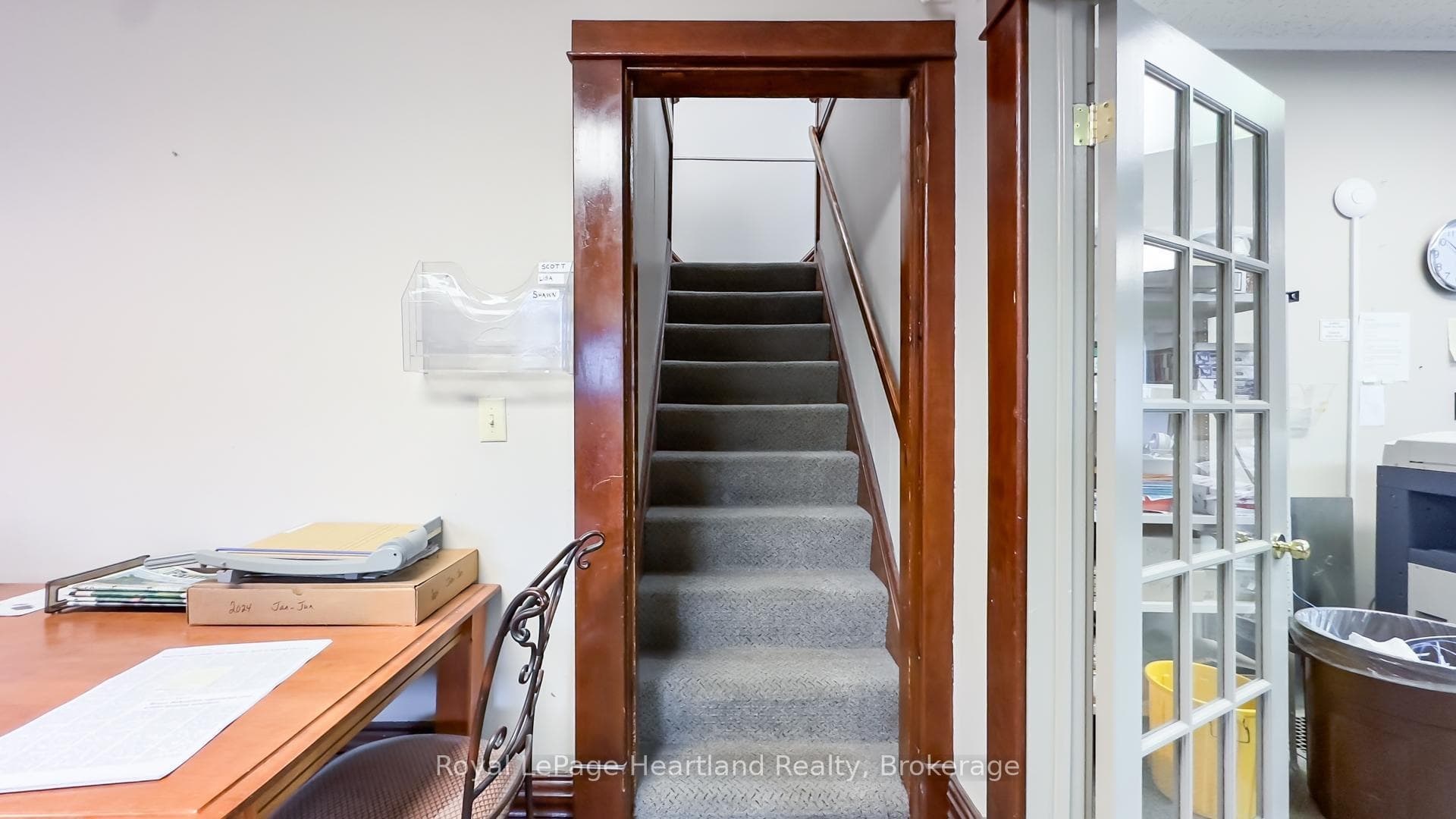 401 QUEEN Street photo 36