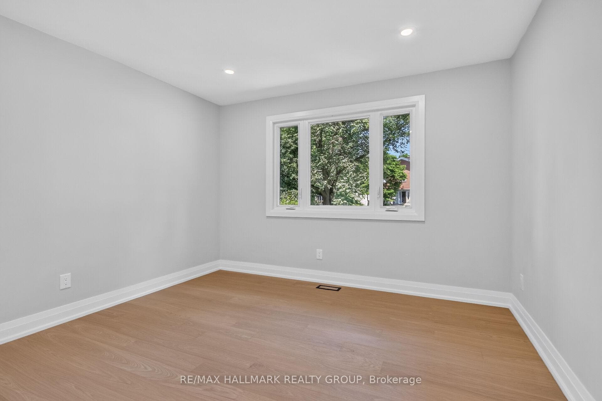 1054 Chelsea Drive photo 19