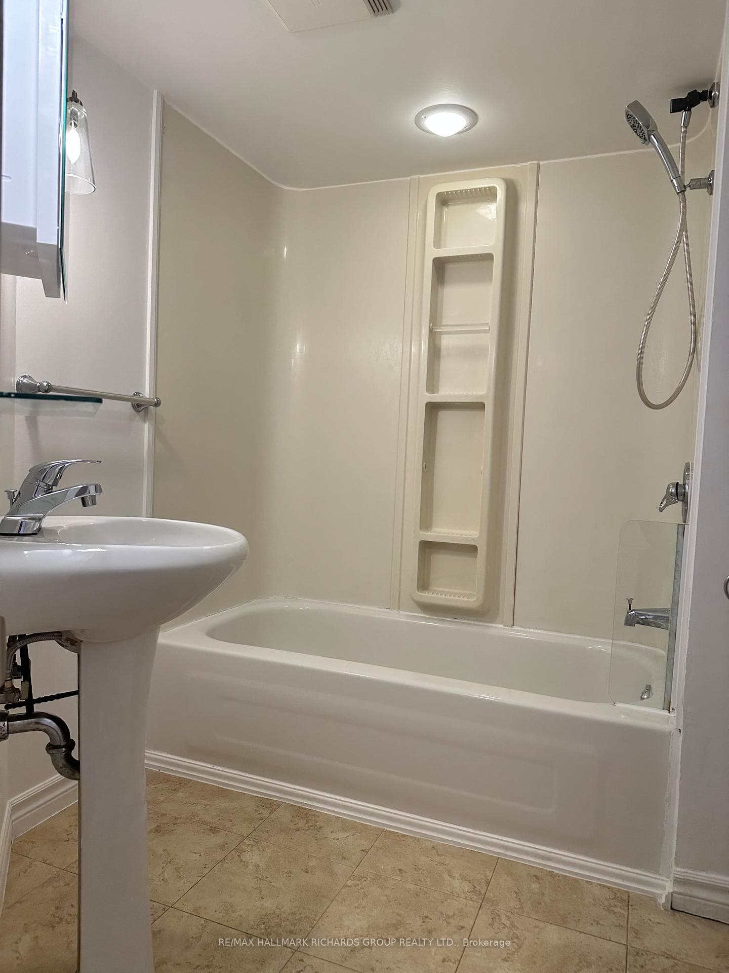 15 Courcelette Road Unit 6 photo 4