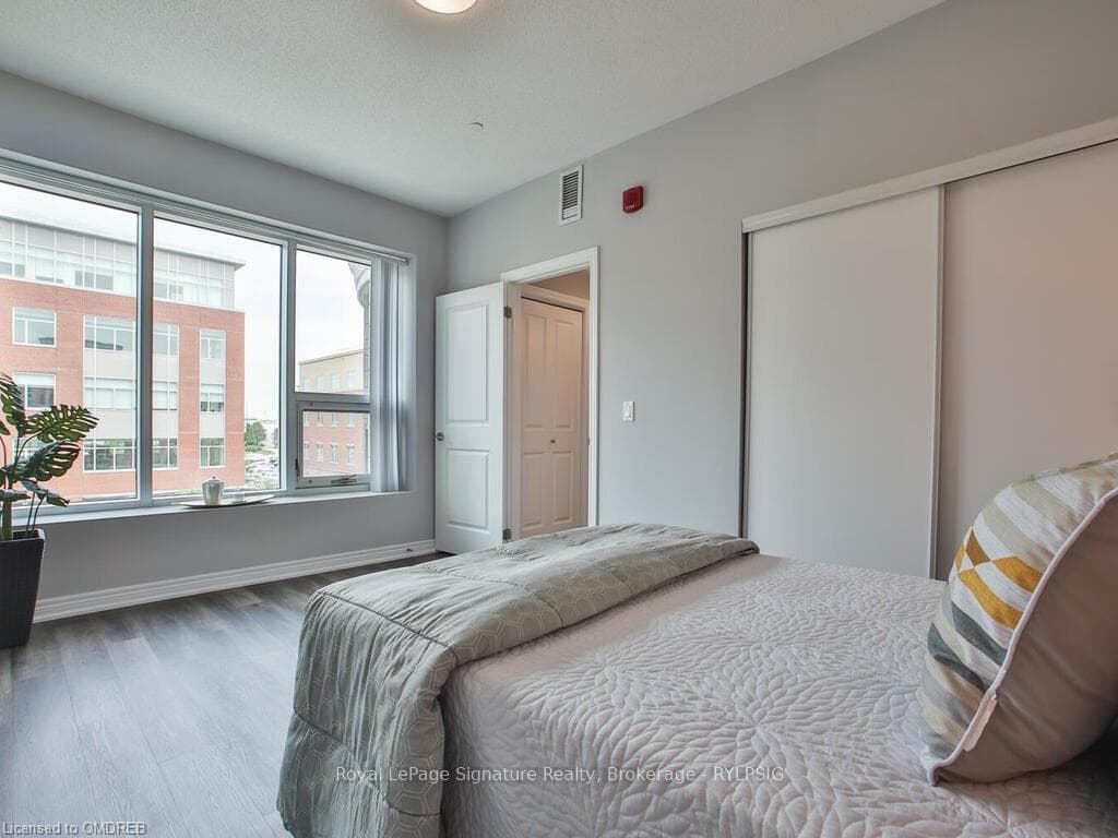 216 OAK PARK Boulevard Unit 318 photo 18