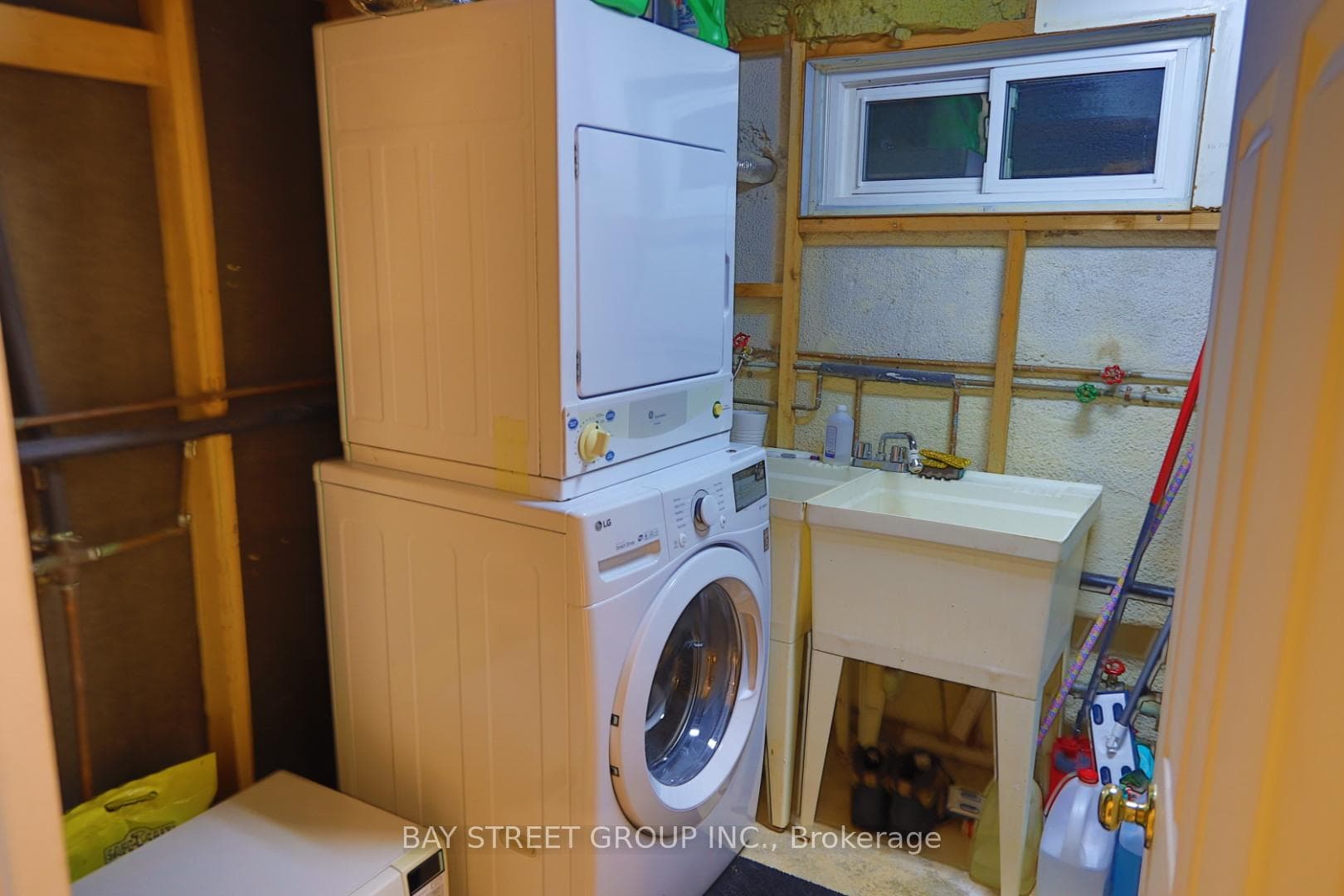 Bsmt - 27 Stornoway Crescent photo 10