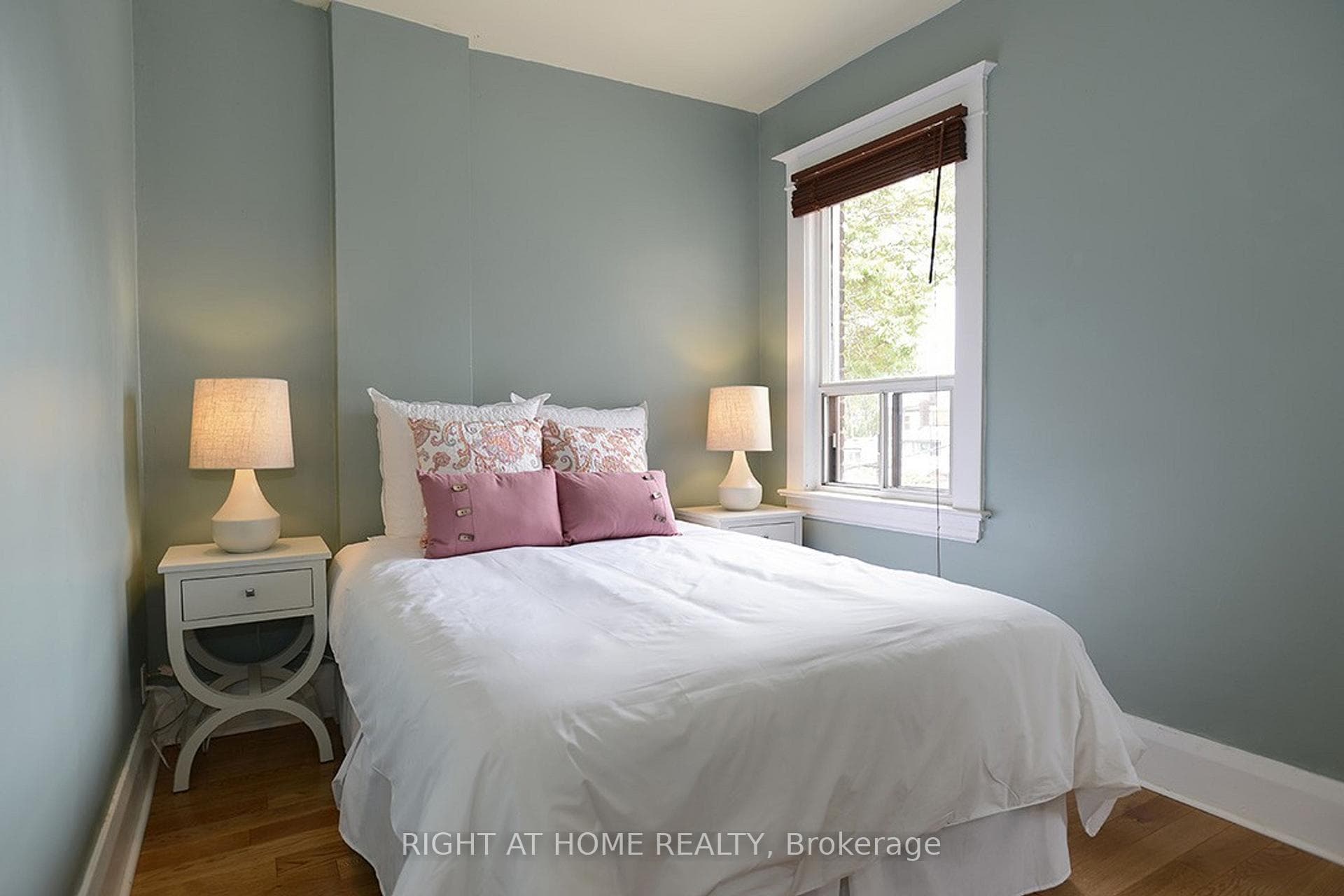 1512 Dufferin Street photo 16