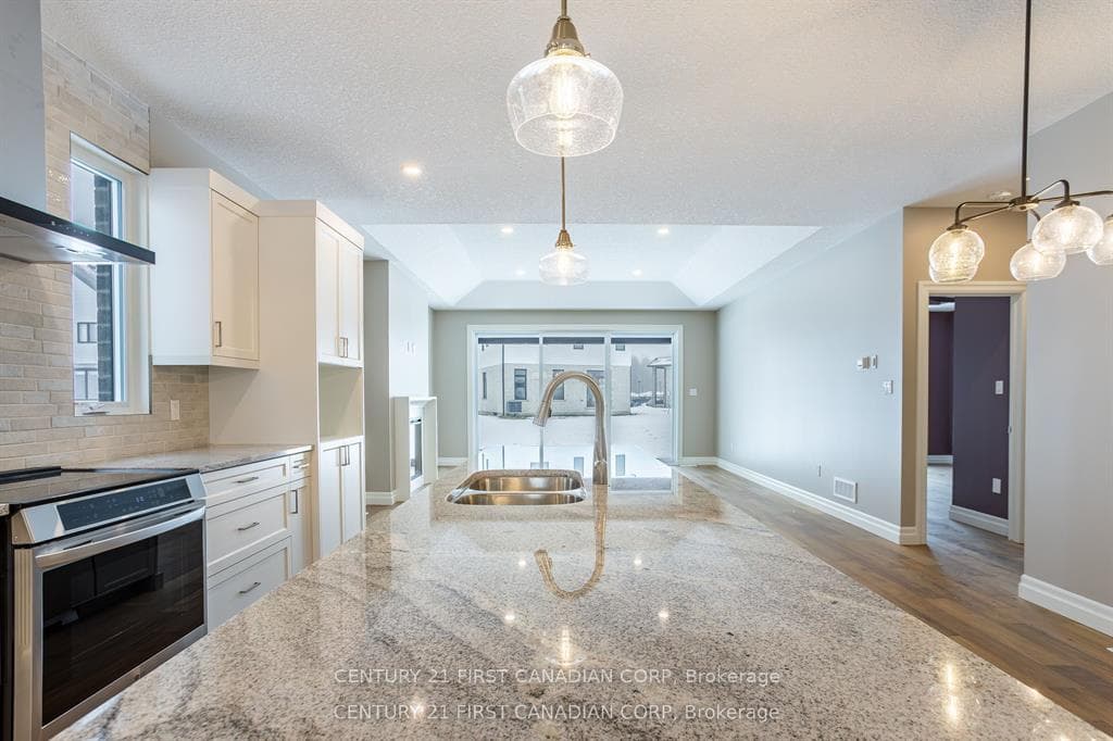 LOT 105 DARWIN Crescent photo 10