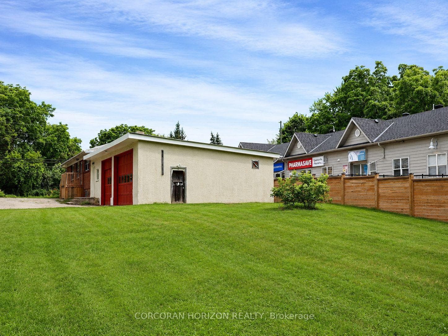 20407B Leslie Street Unit Main photo 20
