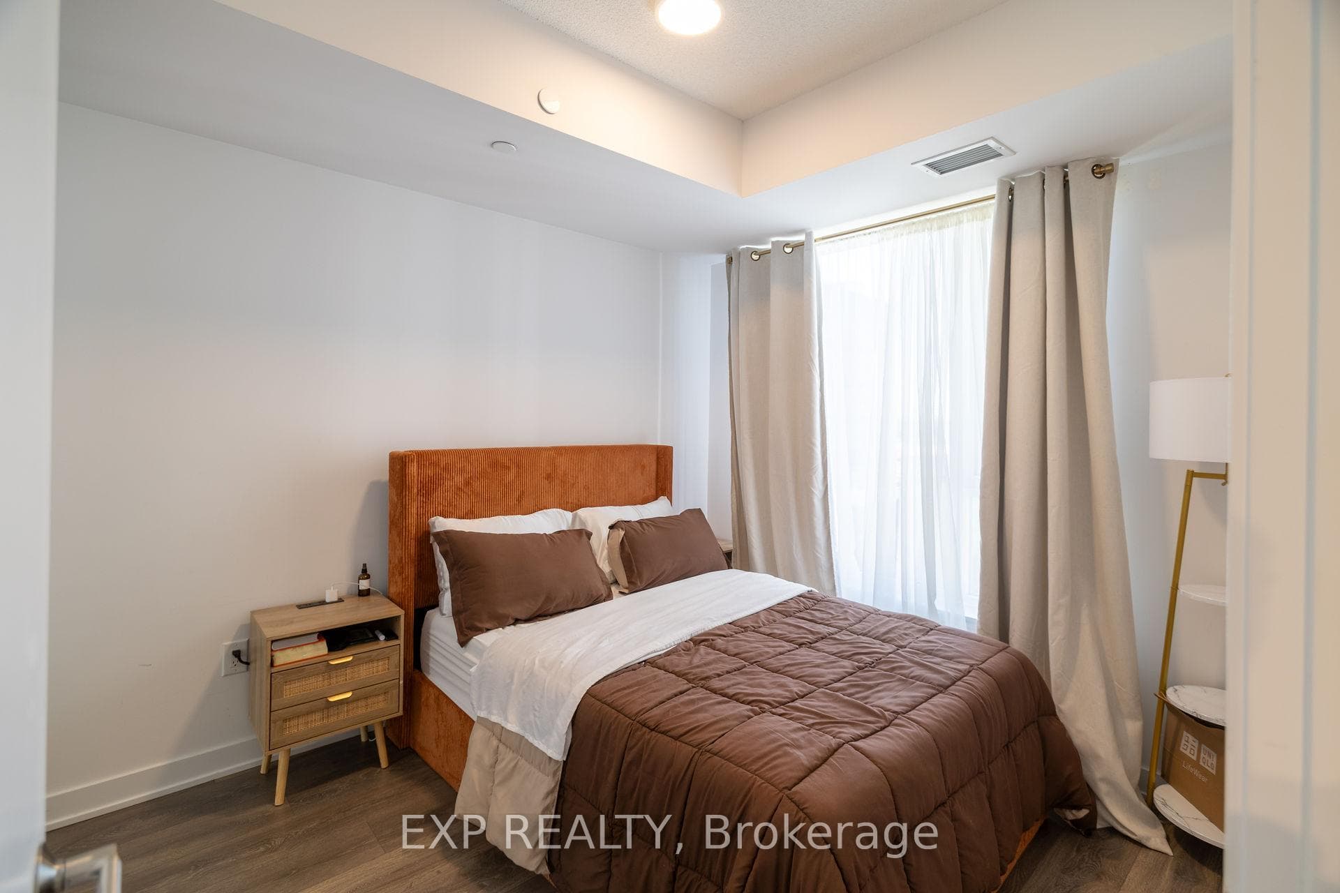 35 Tubman Avenue Unit 922 photo 6