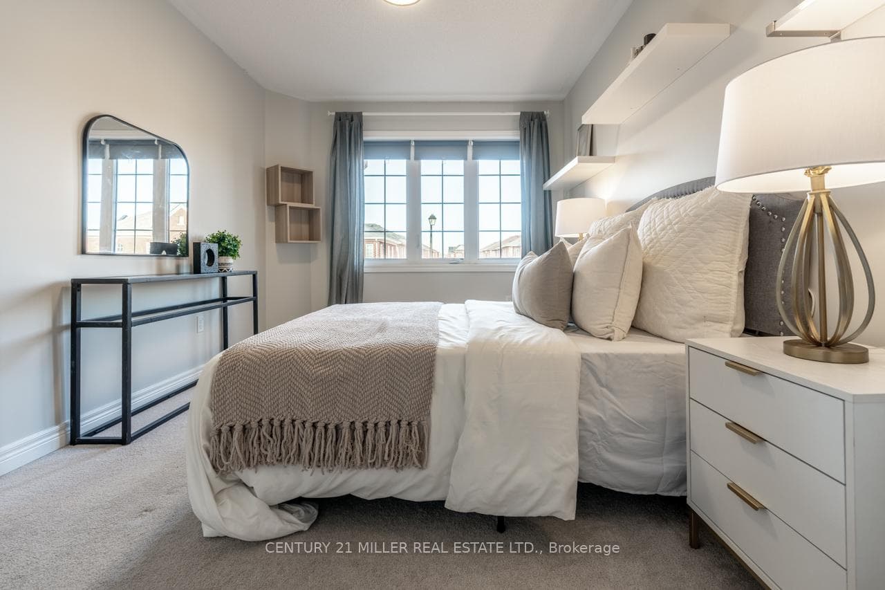 400 Bessborough Drive photo 16