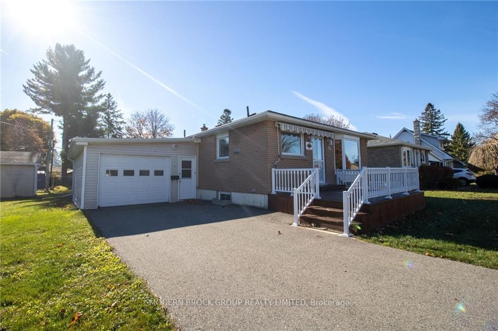 53 BRAMSHOT Avenue photo 2