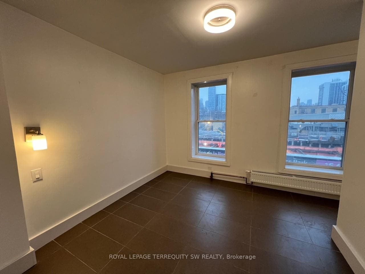 213 Queen Street Unit 6 photo 3