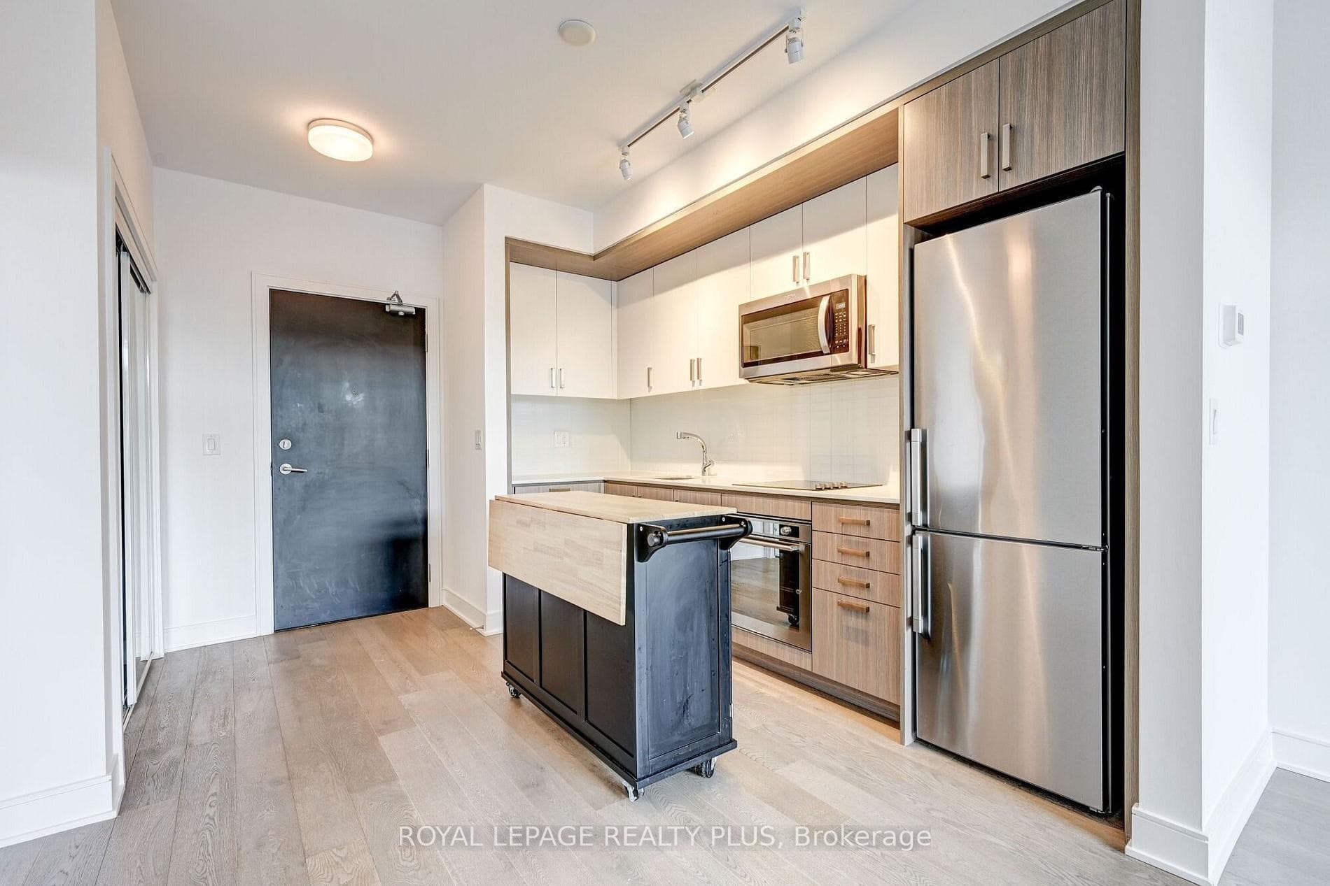 1575 Lakeshore Road Unit 442 photo 5