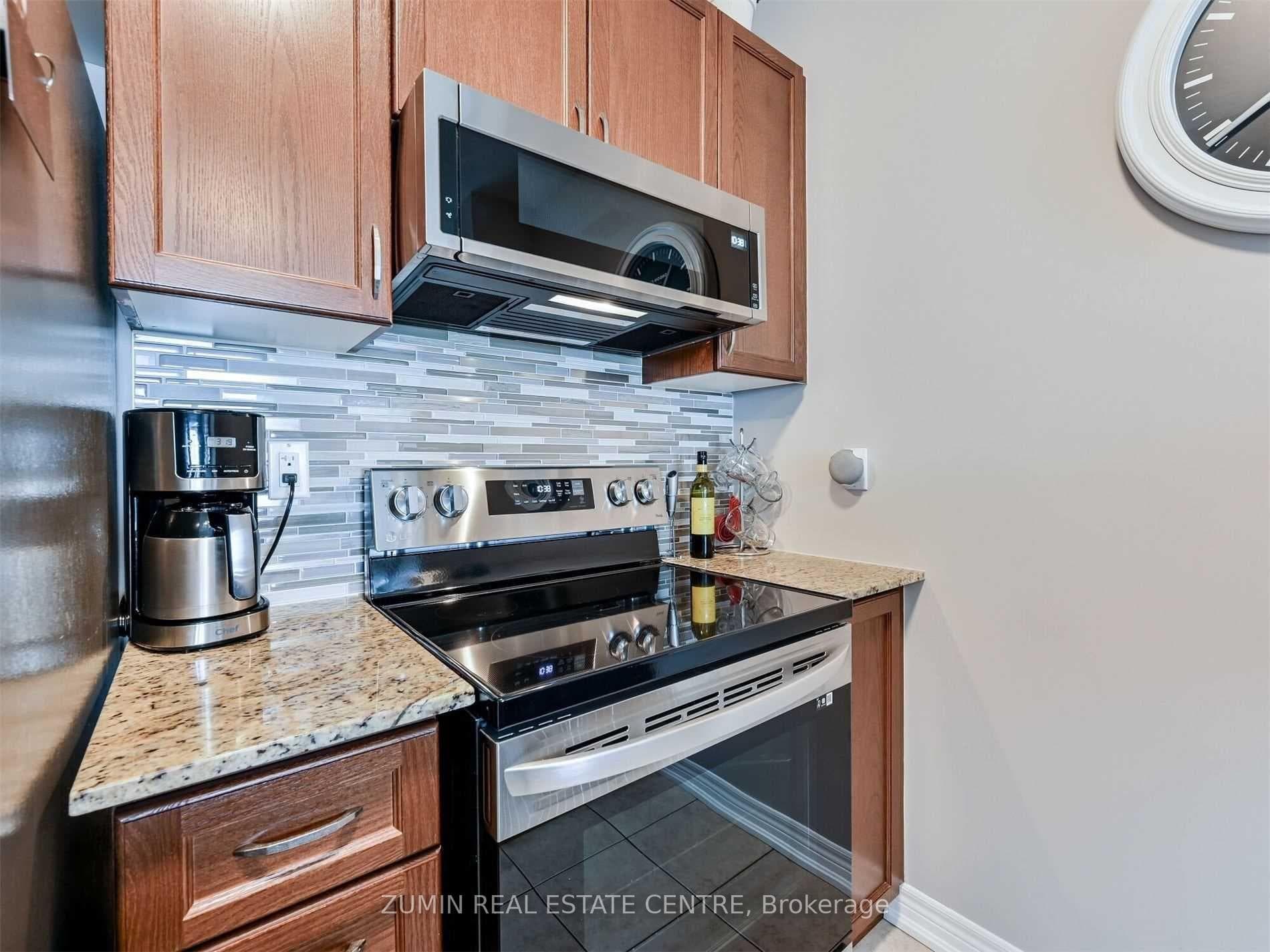 1419 Costigan Road Unit 606 photo 17